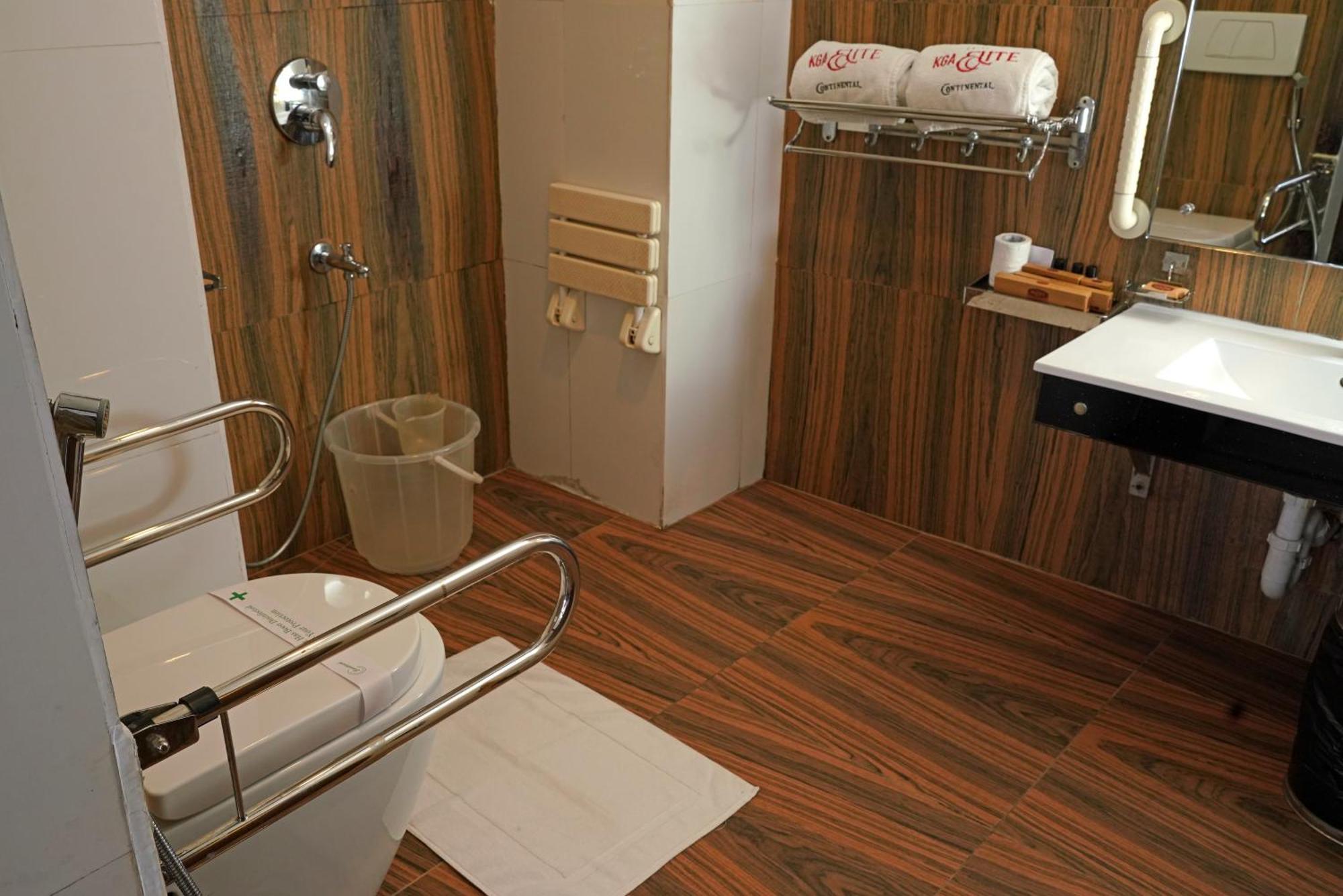 Kga Elite Continental Hotel Tiruvalla Εξωτερικό φωτογραφία