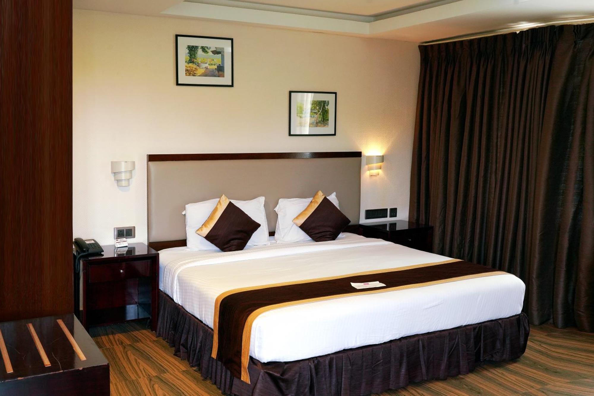 Kga Elite Continental Hotel Tiruvalla Εξωτερικό φωτογραφία
