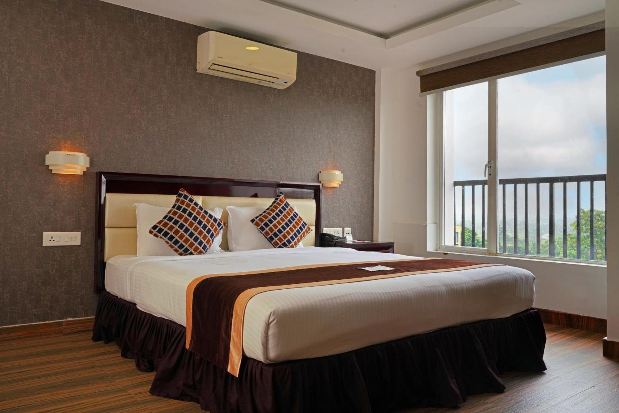 Kga Elite Continental Hotel Tiruvalla Εξωτερικό φωτογραφία
