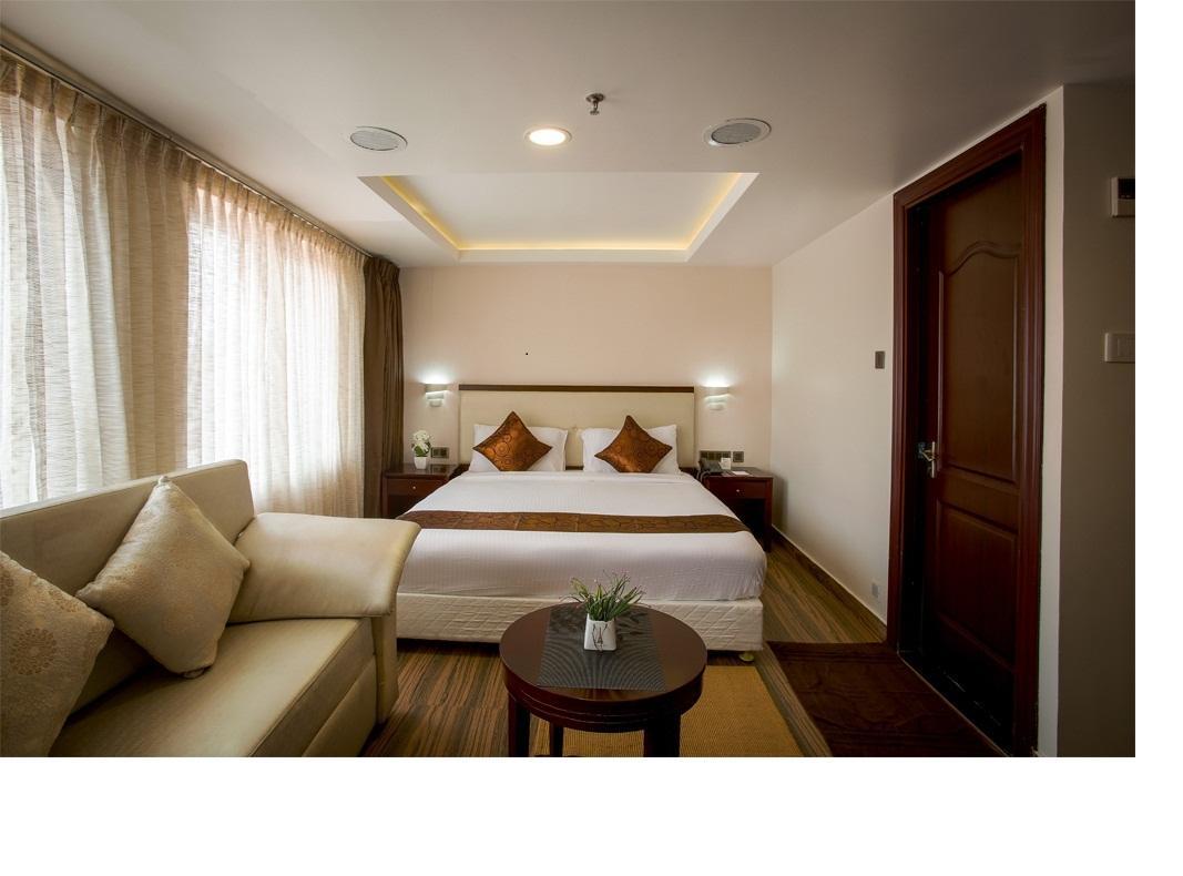 Kga Elite Continental Hotel Tiruvalla Εξωτερικό φωτογραφία