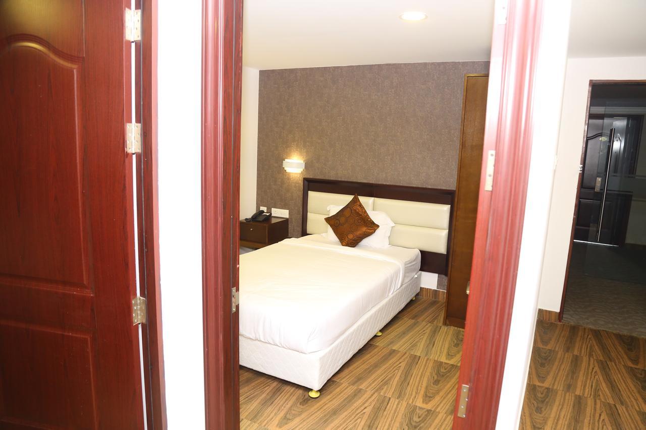 Kga Elite Continental Hotel Tiruvalla Εξωτερικό φωτογραφία