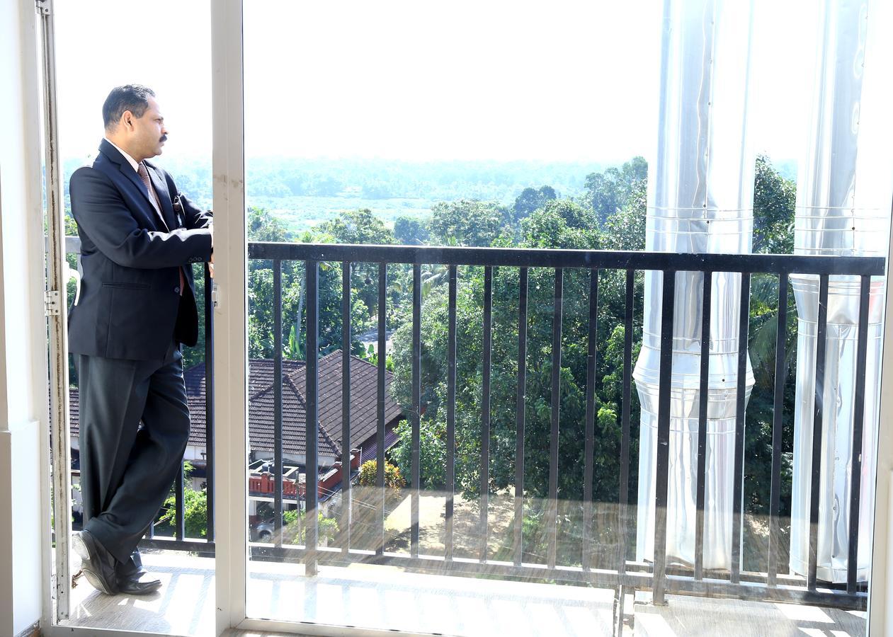 Kga Elite Continental Hotel Tiruvalla Εξωτερικό φωτογραφία