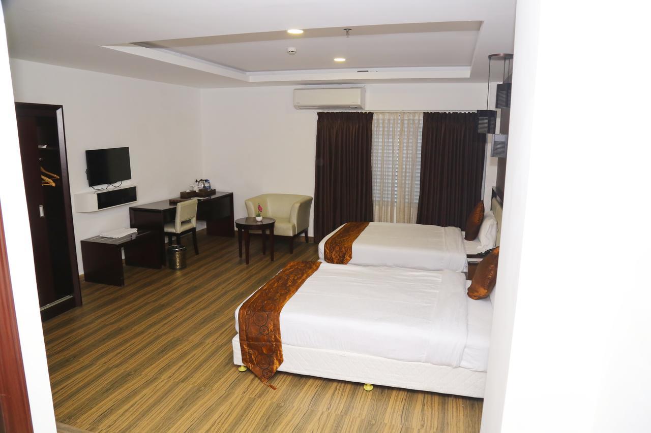 Kga Elite Continental Hotel Tiruvalla Εξωτερικό φωτογραφία