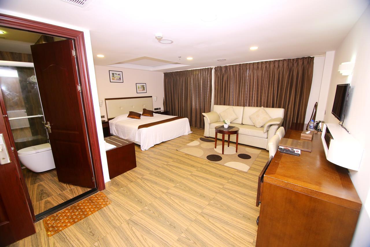 Kga Elite Continental Hotel Tiruvalla Εξωτερικό φωτογραφία