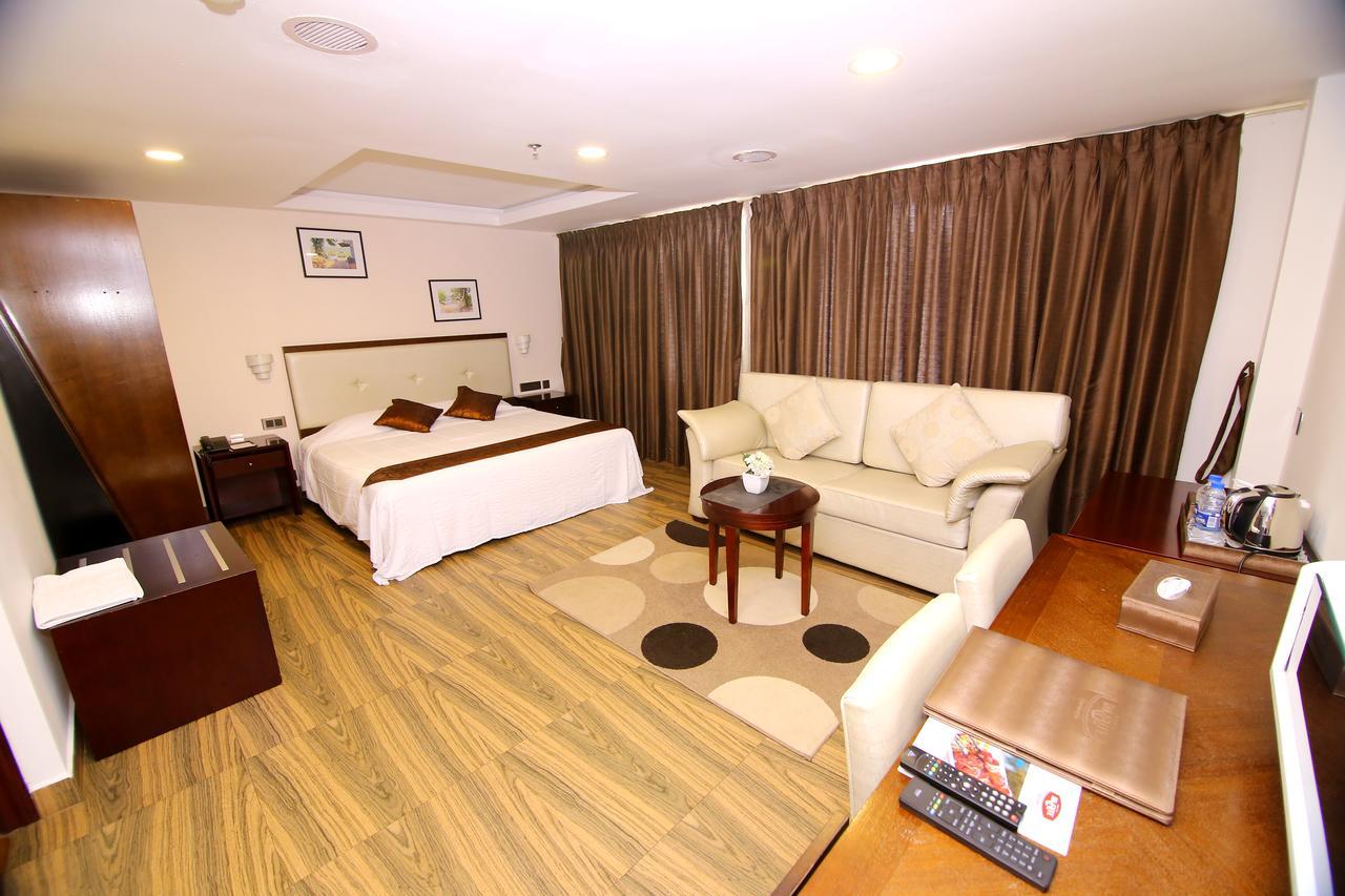 Kga Elite Continental Hotel Tiruvalla Εξωτερικό φωτογραφία