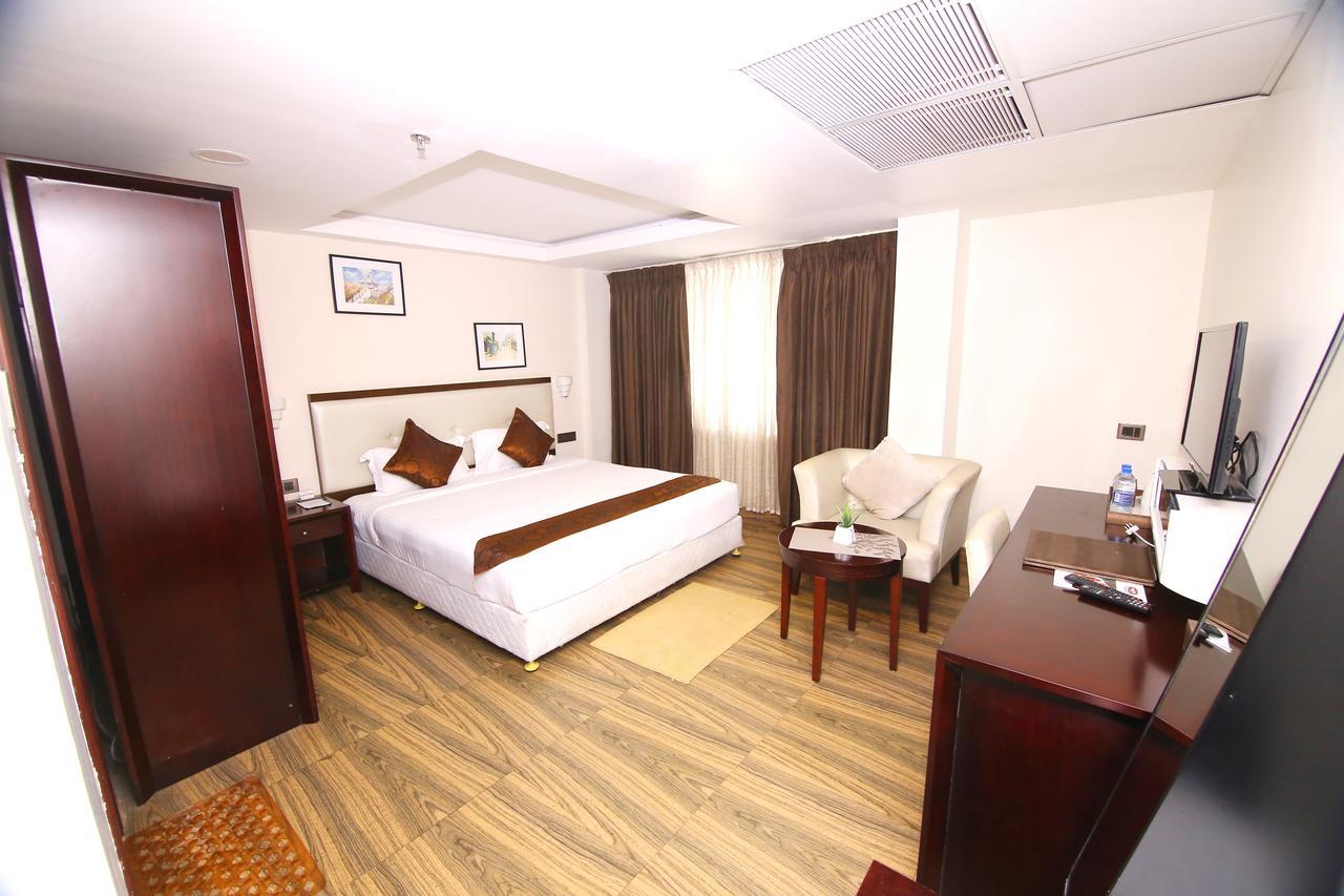 Kga Elite Continental Hotel Tiruvalla Εξωτερικό φωτογραφία