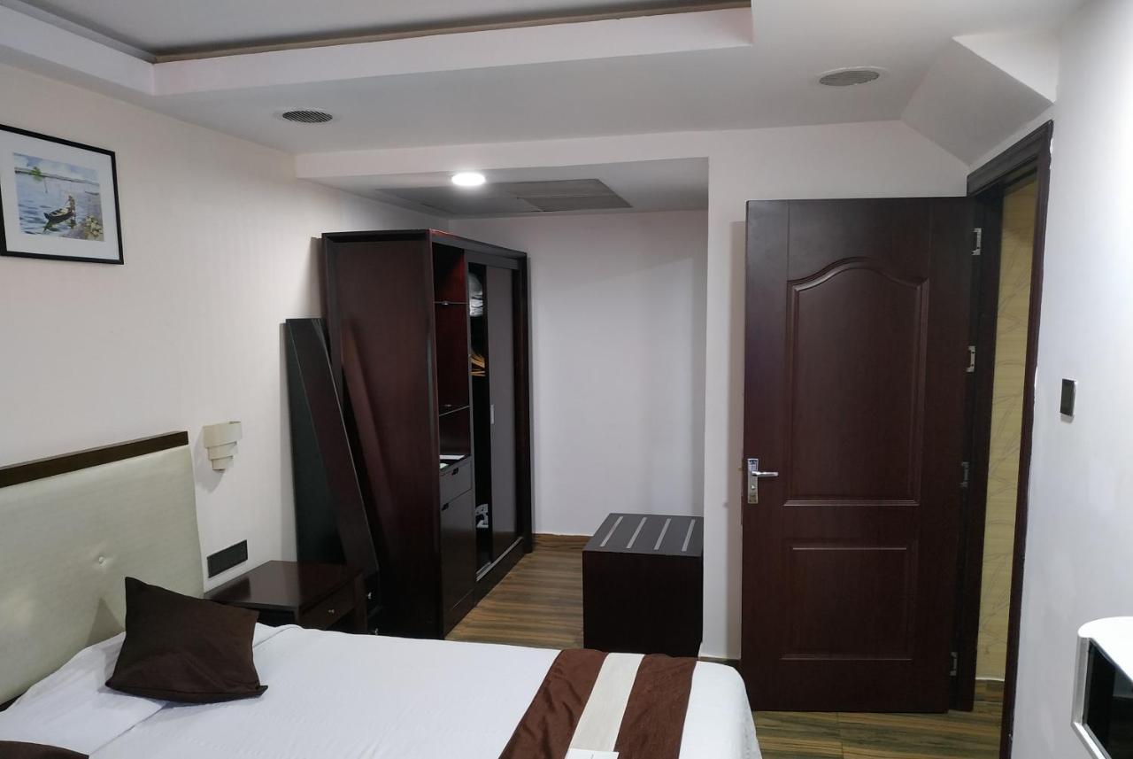 Kga Elite Continental Hotel Tiruvalla Εξωτερικό φωτογραφία