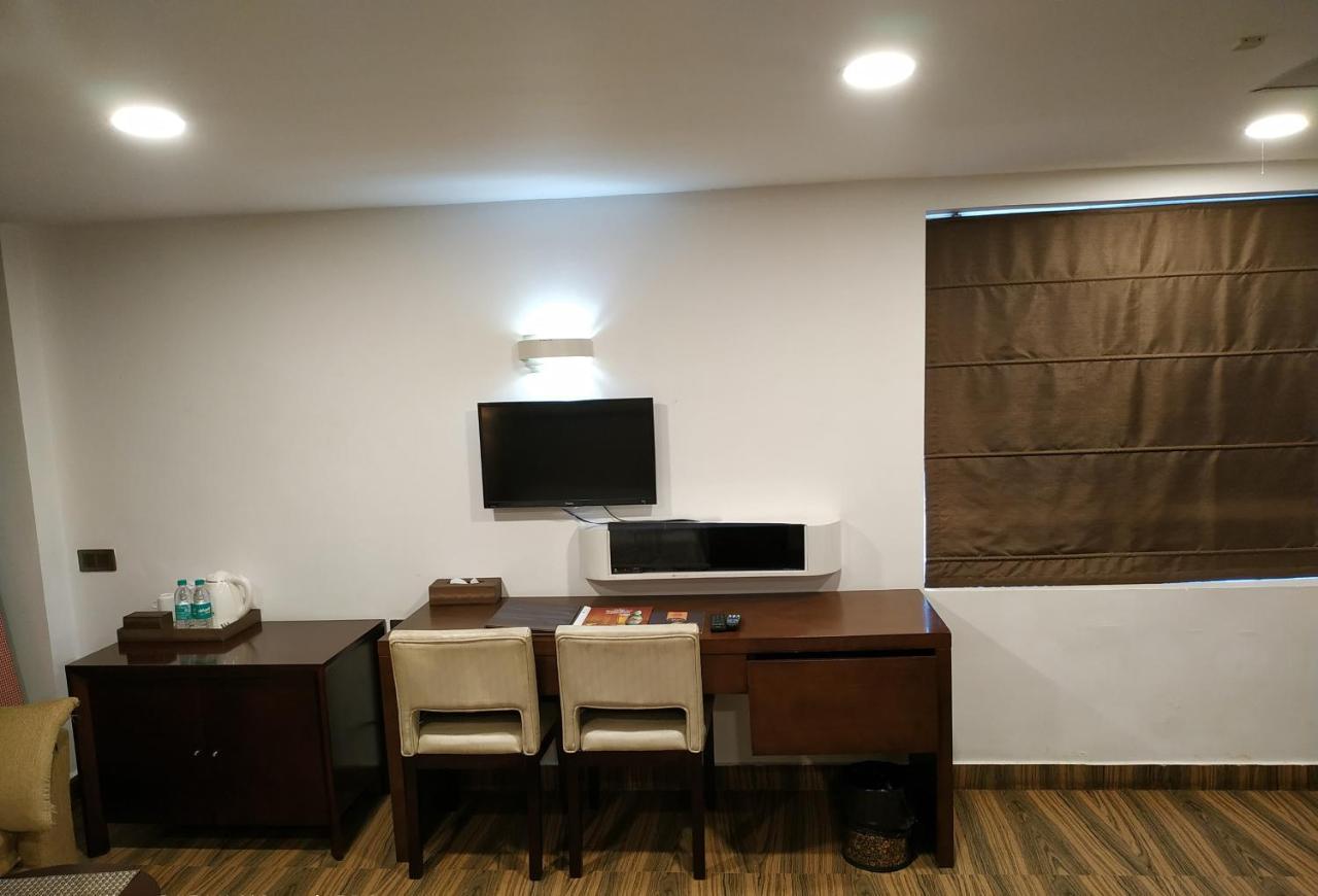 Kga Elite Continental Hotel Tiruvalla Εξωτερικό φωτογραφία